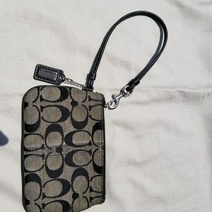 ~authentic ~ Coach wristlet